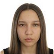 profesor de apoyo escolar en ayuda con sus deberes de arte