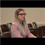 Laureata in lettere e filosofia con livello C1 inglese e spagnolo offre ripetizioni anche online da remoto