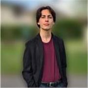 Studente di scienze politiche con indirizzo filosofico e politologico