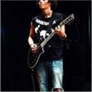 Profesor de iniciación a la guitarra con 10 años de experiencia.