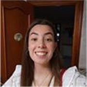 Profesora en formación con tres años de experiència en pràcticas en tres escuelas. Otro año de repasos particulares. 
