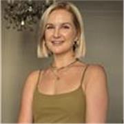 Native English speaking HR professional. Here to help you gain confidence interviewing or presenting in English. 