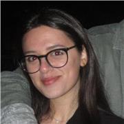 Studentessa di Economia (UniPv) impartisce lezioni ai bambini delle elementari e ai ragazzi delle medie