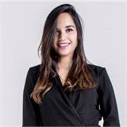 Soy salvadoreña profesional en marketing y enseño español remoto en Madrid.
