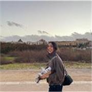 Soy estudiante con buen nivel de inglés, paciente y clara explicando. Ofrezco clases de refuerzo para niños y secundaria, ayudando