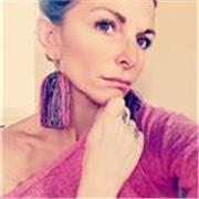 Mi chiamo Silvia e sono disponibile per delle lezioni di grafica, sia a livello base che livello avanzato. 