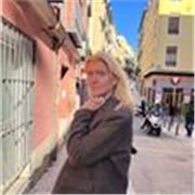 Profesora de inglés nativo con 5 años de experiencia ofrece clases particulares para niños y adultos en Barcelona. 