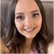 Eu me defino como uma professora dedicada, organizada e comprometida com o aprendizado dos alunos. Fundamental I e II