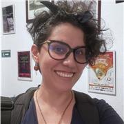 Profesora de inglés con habilidades pedagógicas para todas las edades.