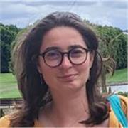 Je propose des cours d'anglais pour les débutants, ainsi que de conversation. J'ai un expérience de deux ans comme assistante pédagogique d'anglais au collège. 