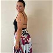 Profesora de Comunicación imparte clases para estudiantes de nivel secundario