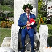 Docente di materie letterarie offre lezioni di lingua e letteratura italiana, storia, geografia, storia dell'arte.