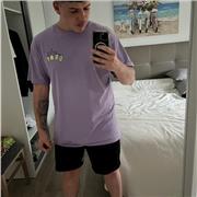 Pues soy un chico formal , me gusta relacionarme con la gente y interactuar , soy social , amable y pues me gusta ayudar