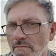 Uczę każdego, kto chce się nauczyc, a pozostałych potrafię zachęcic - bo warto.