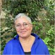 Soy licenciada en Filologia Anglogermánica por la UAB y residí durante dos años en Londres donde obtuve el Proficiency.