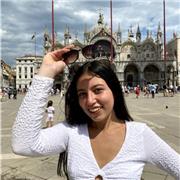 Ciao il mio nome é Emanuela adatterò le nostre lezioni ai tuoi obiettivi, in modo che tu possa raggiungerli il prima possibile