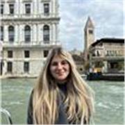 Estudiante con Ingles nivel avanzado que puede ayudar a niños