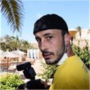 Fotografo professionista, laureando in fotografia cinema e televisione all'Accademia di belle arti di Napoli, offre lezioni di fotografia generale, fornendo una buona base teorica e pratica a chi parte da zero, e approfondendo tecniche e generi a chi ha g