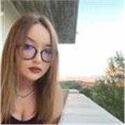 Studentessa offre ripetizioni di biologia