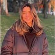 Me encantan los niños pequeños y las matemáticas . Lo disfruto mucho 