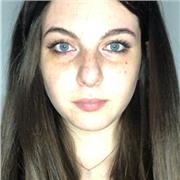 Ragazza diplomata Madrelingua italiana, disponibile sia per ripetizioni sia per insegnare a stranieri la lingua