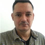 Maestro en Artes Plasticas y Maestría en Educación