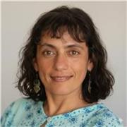 Maestra especializada en las áreas de Ciencias Sociales y Humanidades, Español desde primaria a Maestría y para extranjeros