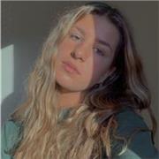 Estudiante universitaria imparte clases de inglés tanto a domicilio como online