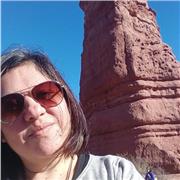 Argentina, estudiante universitaria de Profesorado en Letras, hablante nativa de español.