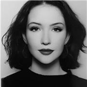 Profesora de artes, ciencias y humanidades, adapto la enseñanza a las necesidades individuales de cada estudiante