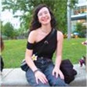 Estudiante universitaria con gran pasión por la química.