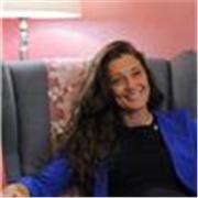 Psicologa, psicoterapeuta, consulente aziendale, impartisce lezioni/ corso per sviluppare e rafforzare le competenze chiave per motivare il team e sviluppare i collaboratori