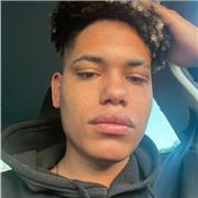 Doy clases particulares para gente de de primaria y Eso. Tengo bachiller con una media de 9.1 y he estudiado un año de derecho. Ahora mismo estoy en el segundo año de magisterio