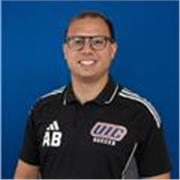 ¡Diviértete y mejora tus habilidades de fútbol con un entrenador apasionado! ⚽