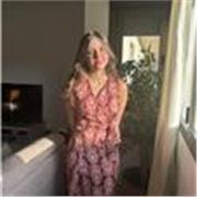 Estudiante universitaria con experiencia como profesora de inglés en colegios 