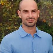 Neo laureato in ingegneria edile impartisce ripetizioni a studenti di elementari medie e superiori