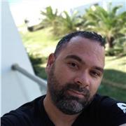 sono tunisino a firenze laureato nella lingua italiana parlo italiano francese inglese e arabo