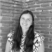 Apasionada por la enseñanza y aprendizaje
integral, con experiencia en entornos educativos
a través de voluntariados.