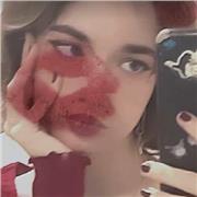 Profesora de dibujo para enseñar a niños y niñas entre 6 y 10 años.