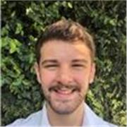 Joven comunicólogo de Argentina formado en la Universidad de Belgrano (UB). Me especializo en materia de oratoria y redacción. 