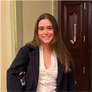 Profesora nativa de inglés con 6 años de experiencia, impartiendo clases presenciales y online a alumnado infantil hasta bachiller