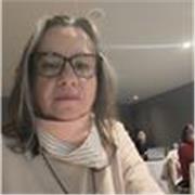 Profesora de Contabilidad dicta clases para nivel secundario y universitario