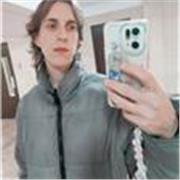 Profesional de artes gráficas con dos grados superiores