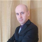 Laureato in Informatica, Imprenditore nei servizi in cloud, Insegnante di informatica