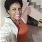 Professora de Matemática e Física, com experiência de 17 anos, com mestrado em Ensino de Física pela UFABC