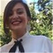 Dottoressa in scienze dell'amministrazione e dell'organizzazione impartisce lezioni per le scuole elementari e medie
