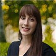 Friendly American girl who can help you improve your English