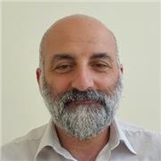 Sono un professionista che da anni lavora a contatto con le persone, spero di poter mettere a tua disposizione le mie competenze