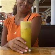 Apprenez la musique avec une artiste réunionnaise passionnée et expérimentée !