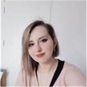 Profesora de Lengua y Literatura que imparte clases a niños de todas las edades